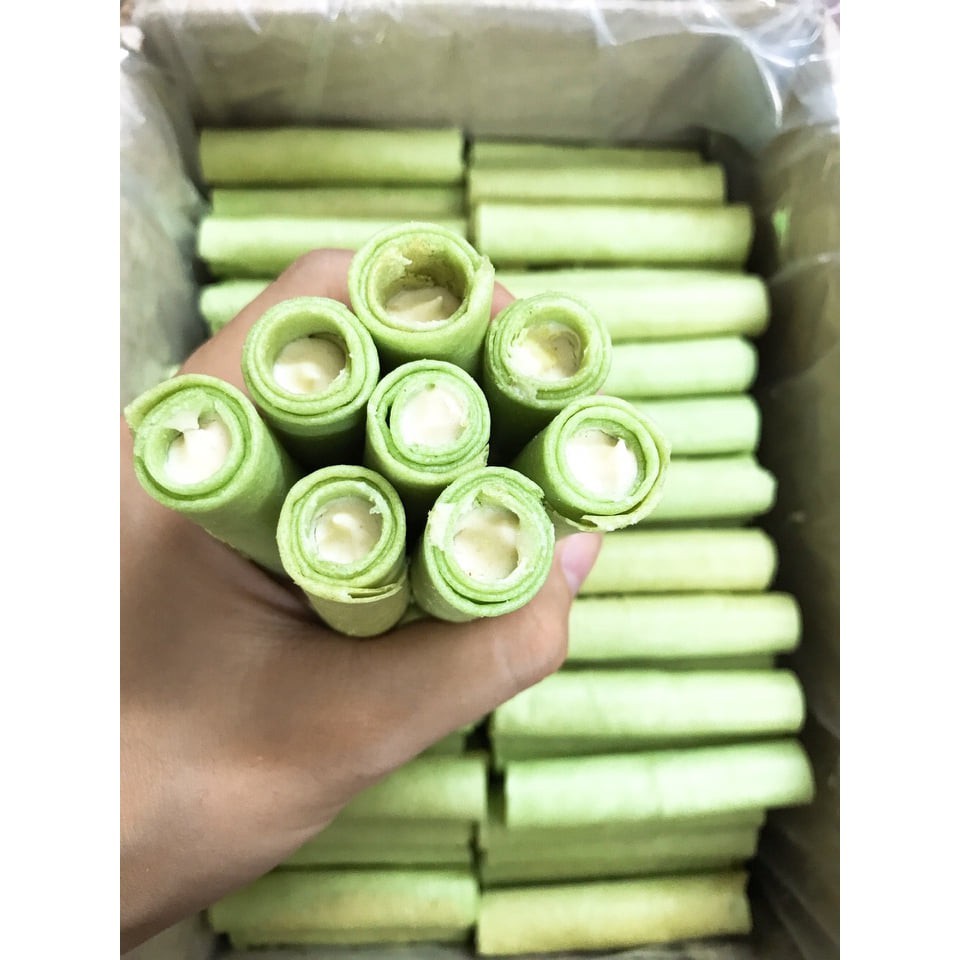 Bánh ống vị lá dứa nhân kem bơ 500g - ăn vặt ngon