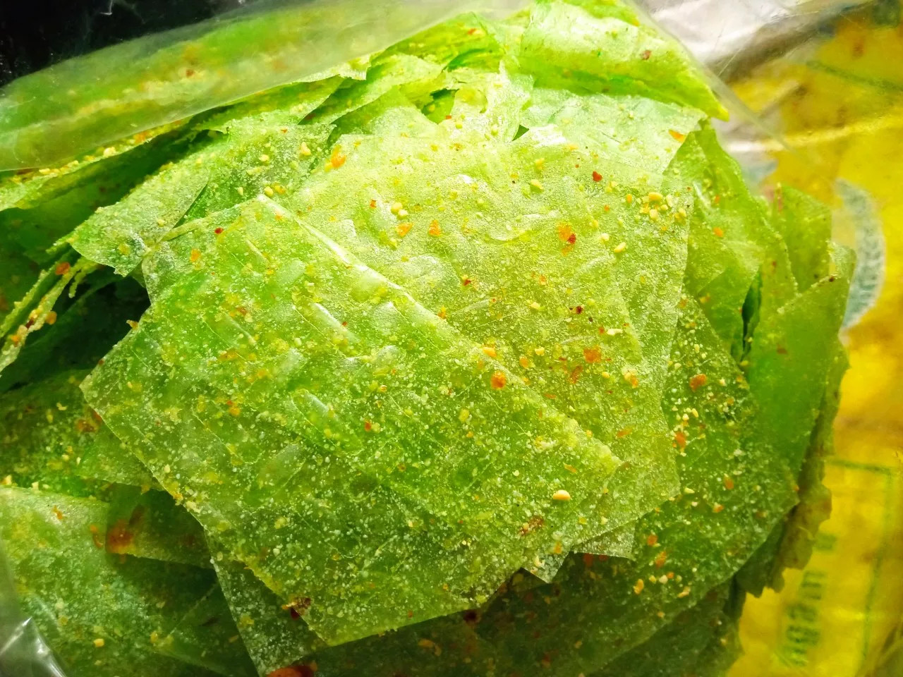 Bánh tráng trộn phô mai vị lá dứa siêu ngon 500g