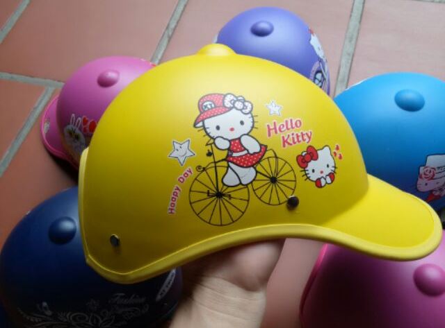 Nón bảo hiểm lưỡi trai Hello Kitty