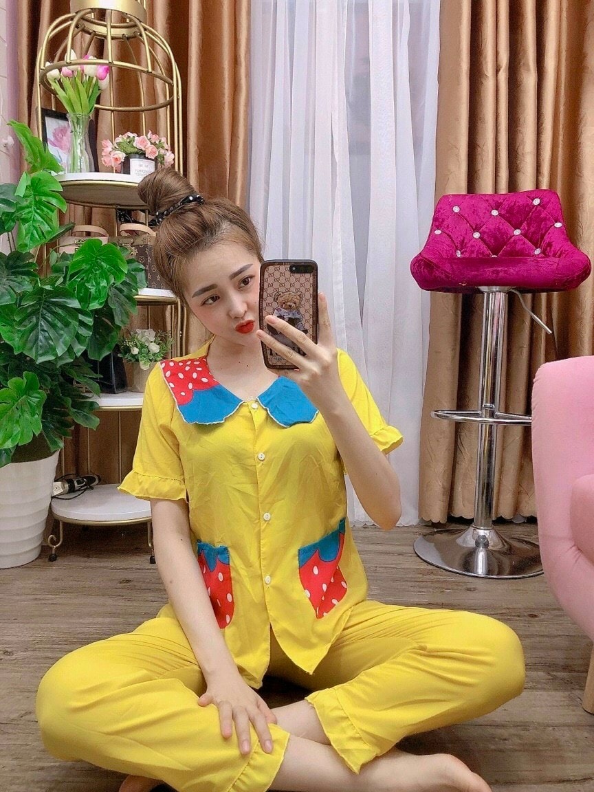 Bộ pijama kate lụa, tay ngắn quần dài