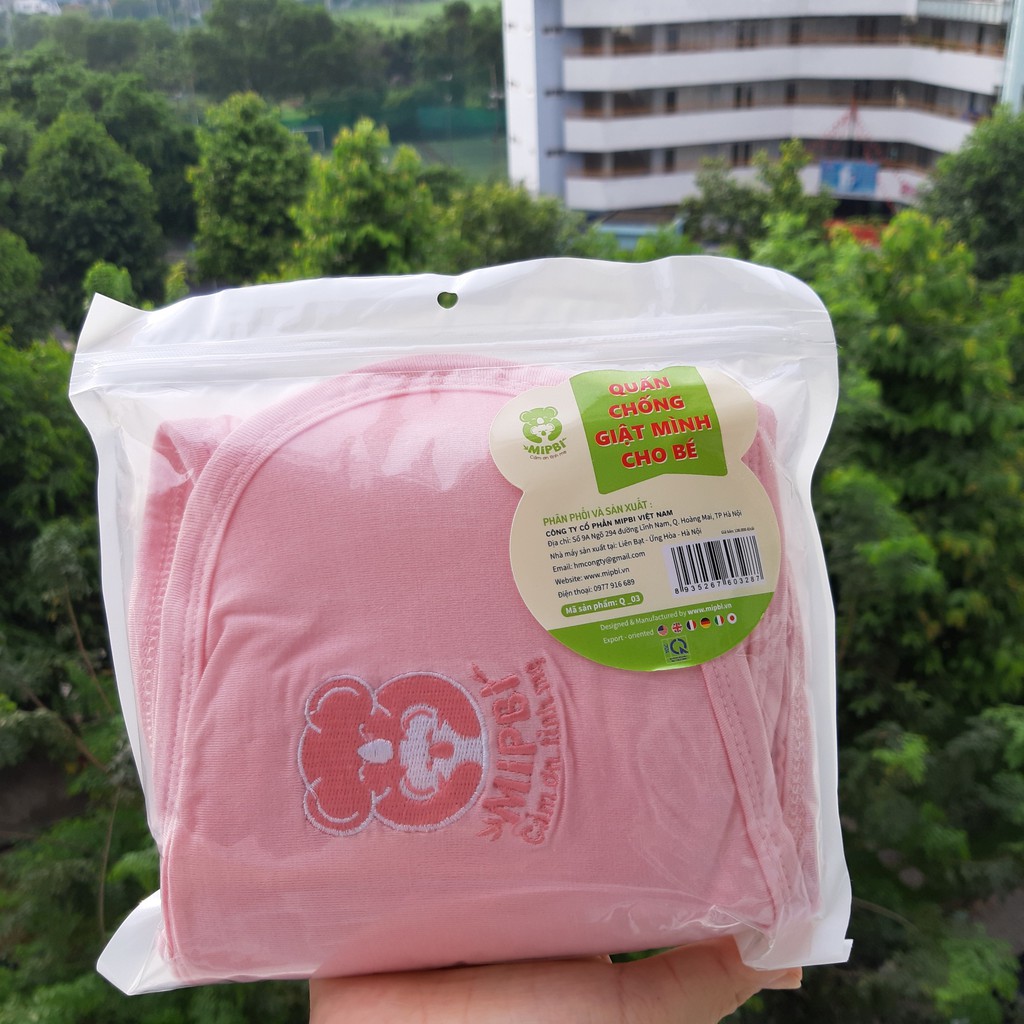Mipbi. ủ quấn tay cho bé