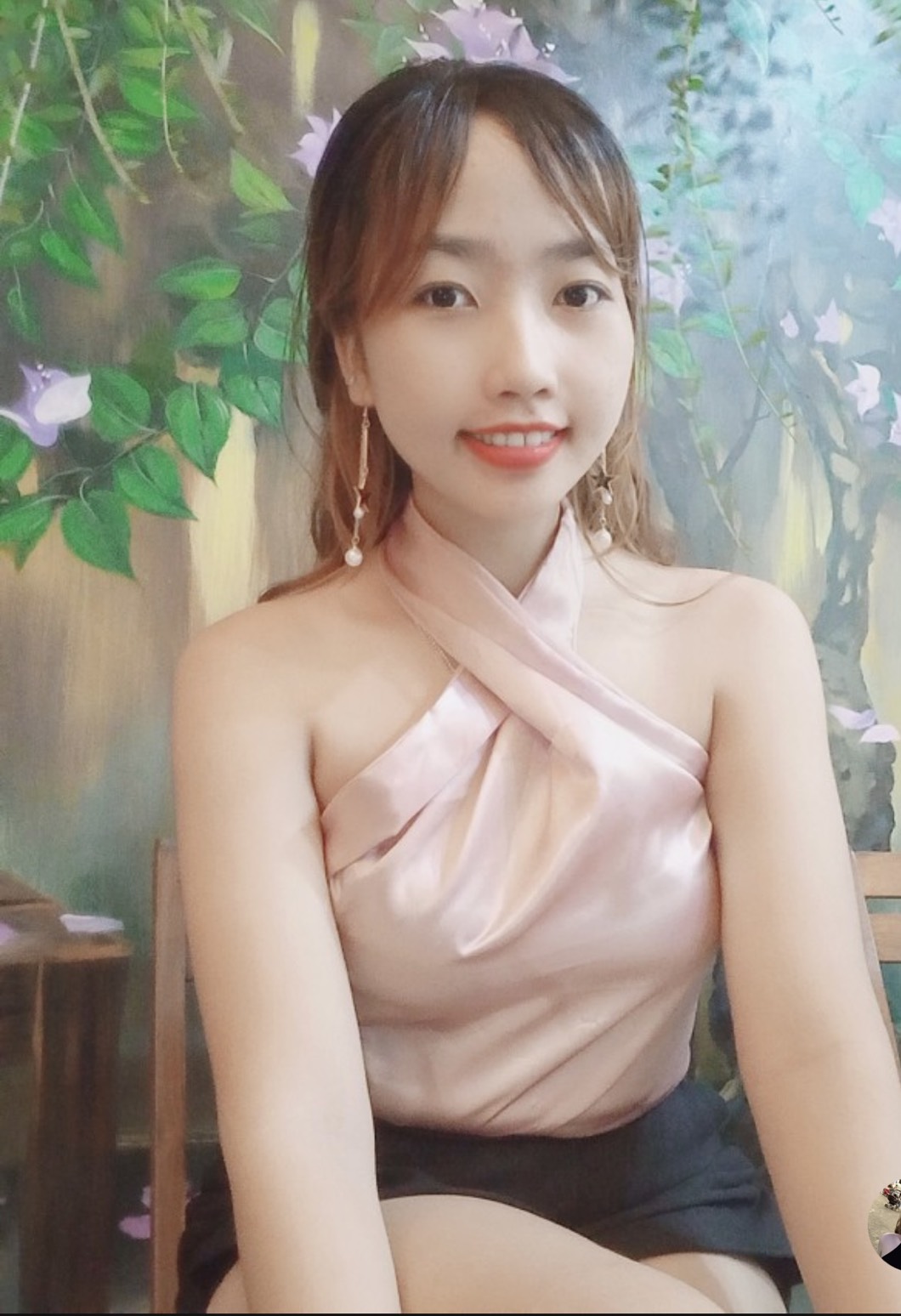 Áo phi lụa cổ yếm - kèm hình thật ,Áo phi lụa cổ yếm xoắn chéo cổ sang chảnh,áo cổ yếm,áo lụa cổ chéo,áo cổ đổ phi lụa hở lưng,áo yêm nữ sexy,
