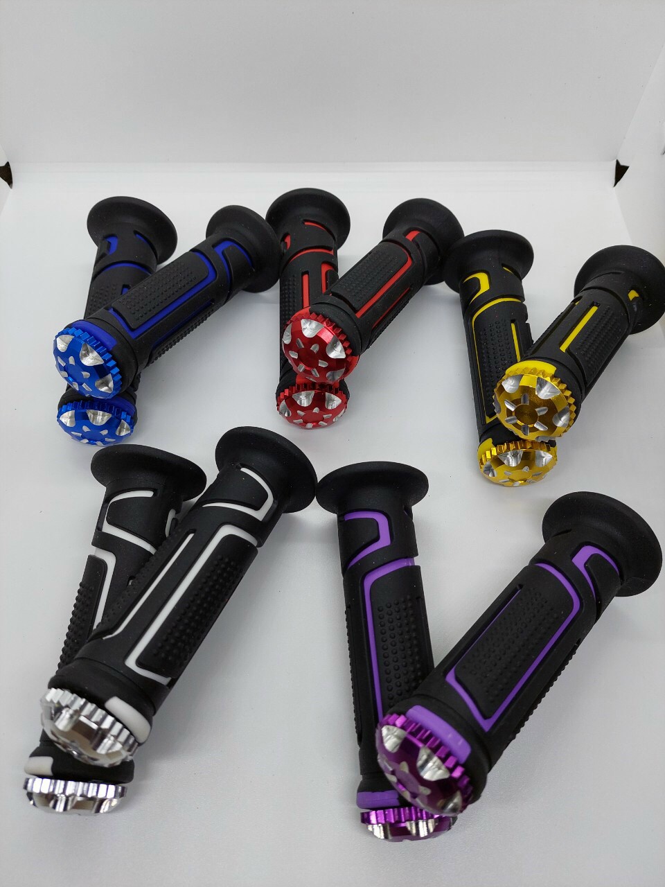 Bao tay domino sọc gù