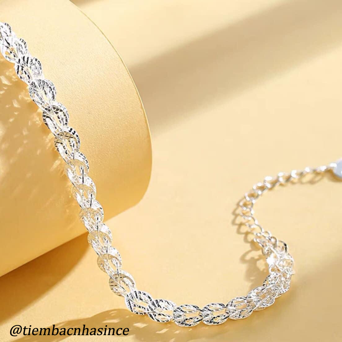 Lắc phụng bạc nữ