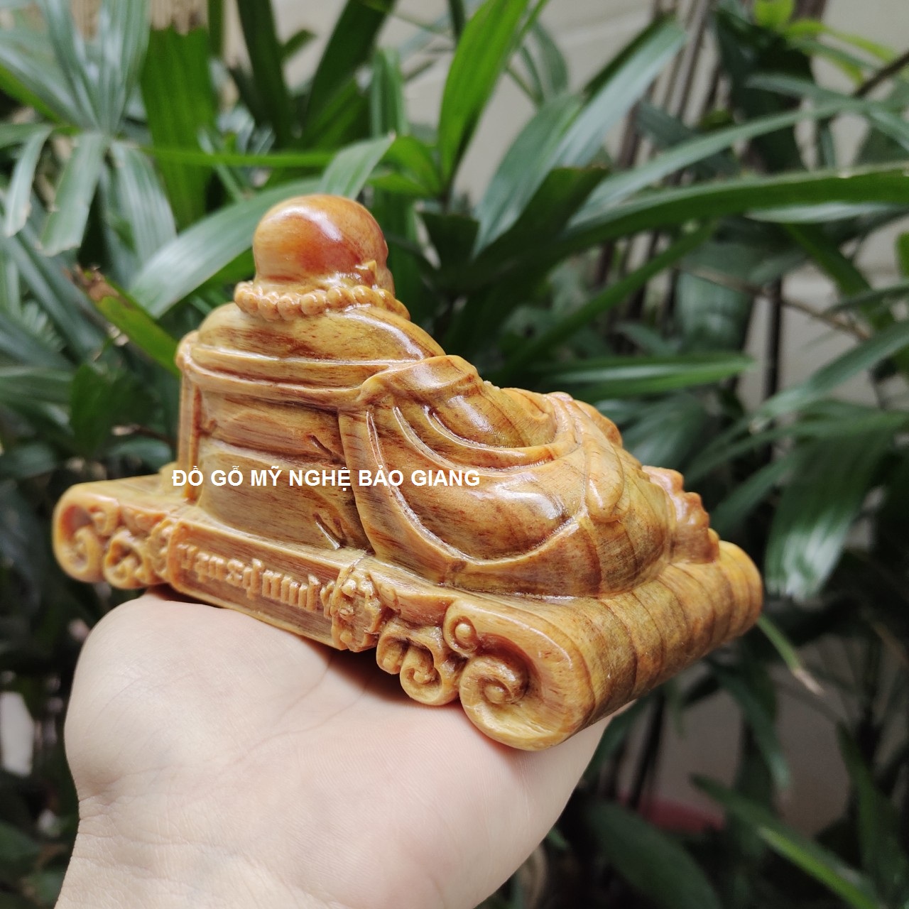 Tượng phật di lặc gỗ huyết long