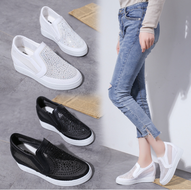 Giày slip on đế độn phối lưới nạm hột màu đen