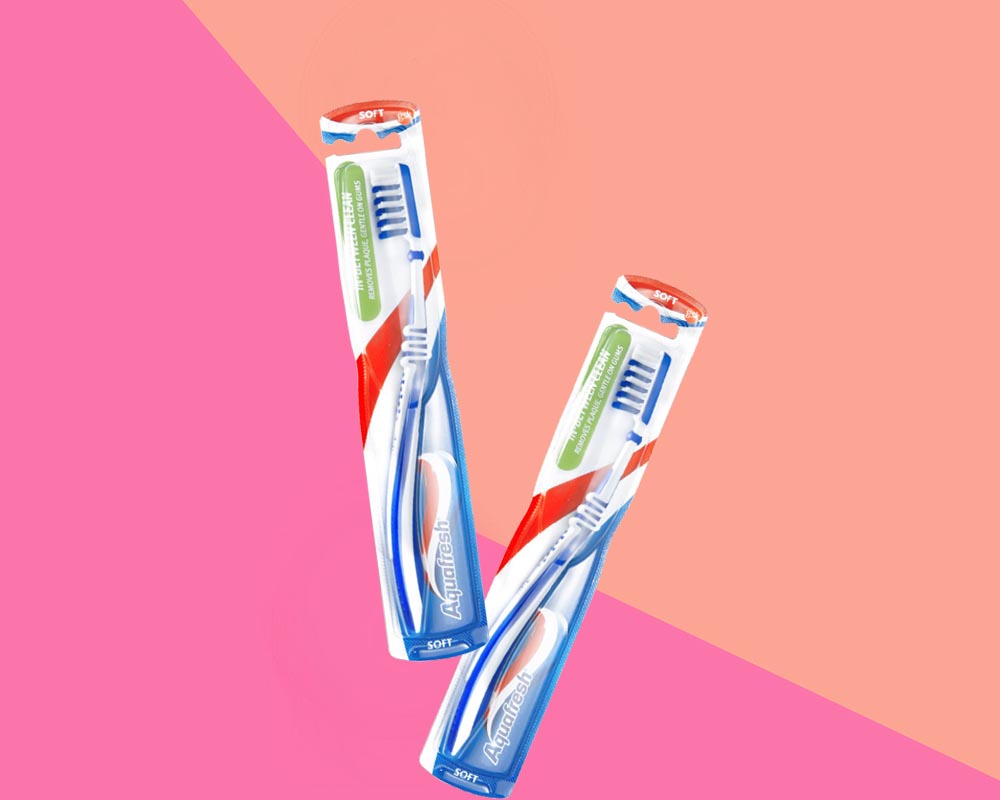 (HCM)Combo 2 Bàn chải đánh rãng AQUAFRESH - In Between Clean Soft (Các Màu)