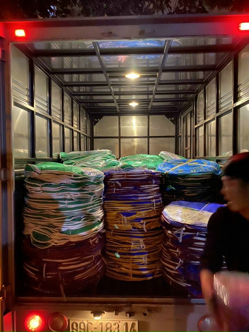 Màn chụp tự bung đỉnh nhọn