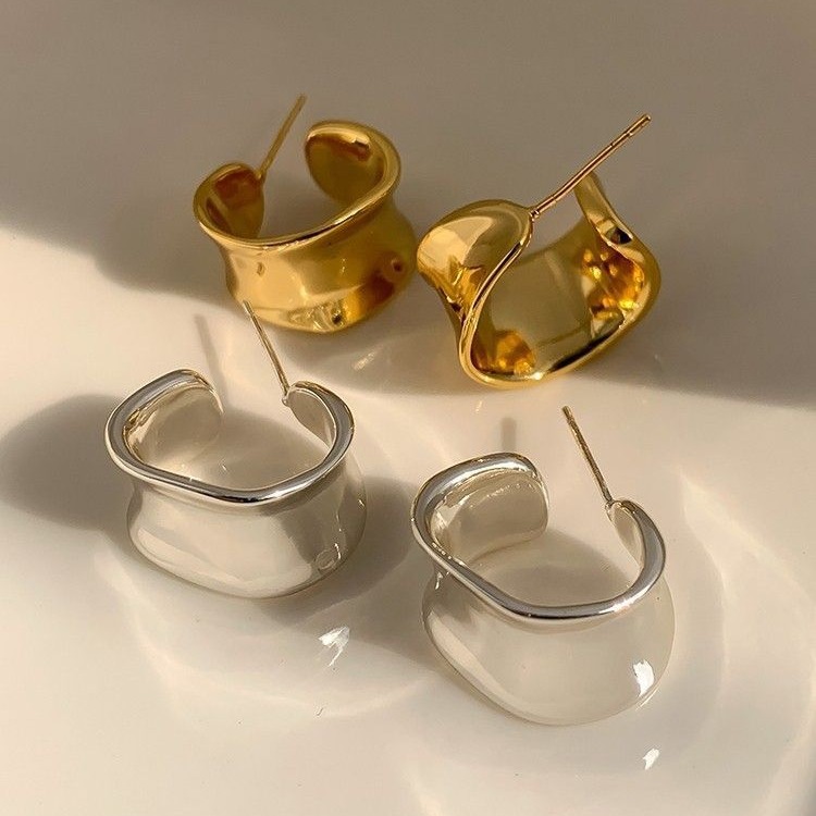 %E3%80%90New%20arrival%E3%80%91Matsumoto%20Huinai%20Same%20Style%20C-%20Shaped%20Wide%20Face%20Earrings%20Ins%20Niche%20Design%20Irregular%20High-end%20Sense%20Metal%20Hoop%20Earrings%20for%20Women%20-%20Image%206