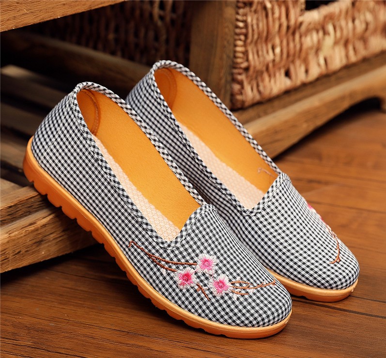 Giày lười nữ vải mềm đế cao su êm chân cao 2cm
