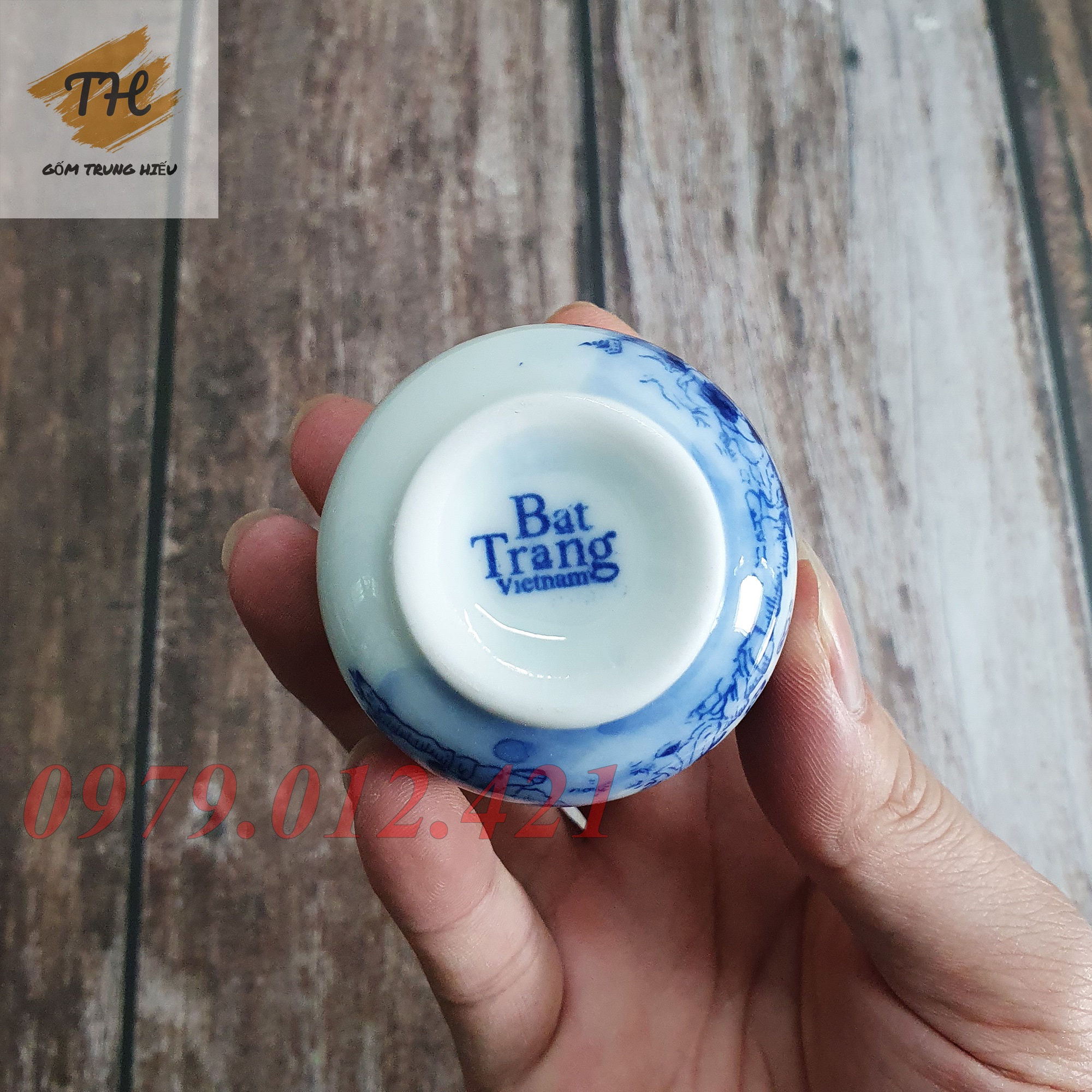 Chén, đĩa lẻ men lam Bát Tràng kẻ vàng kim