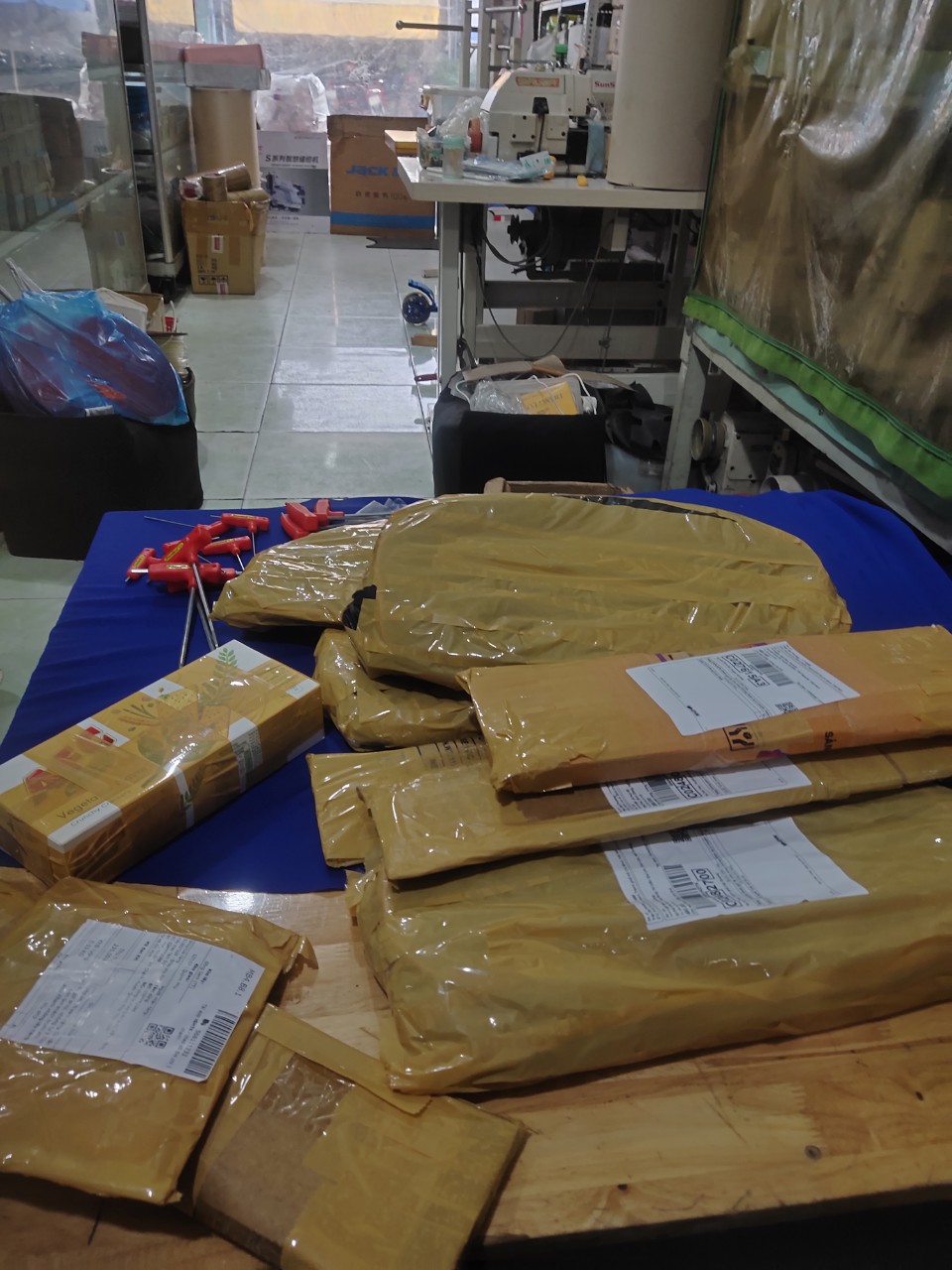 cây kéo mổ túi áo