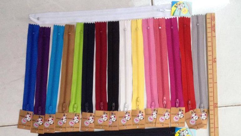 Dây Kéo Nhựa 18cm làm túi xách