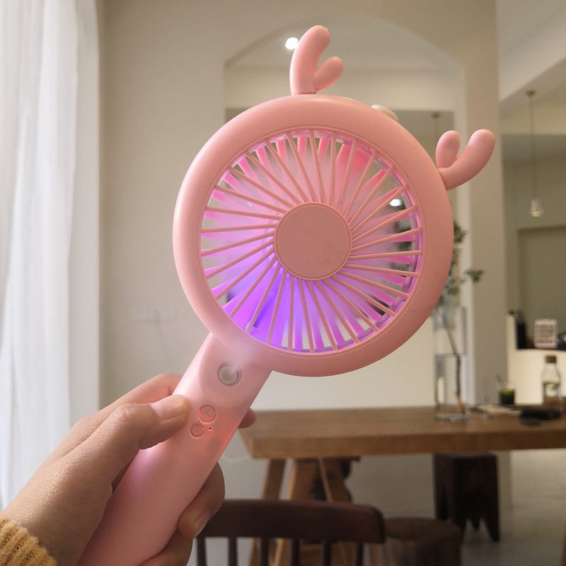 Quạt mini cầm tay phun sương tự động