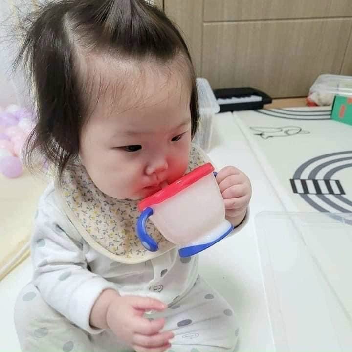 Cốc tập uống 3 giai đoạn cho bé Richell
