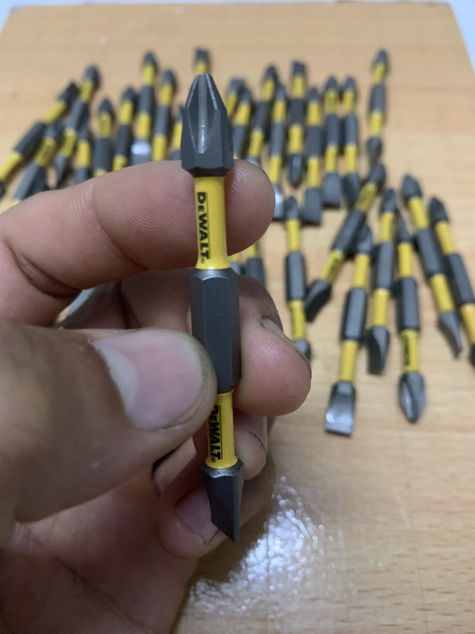 Mũi vít Dewalt hai đầu PH2-SL8 dài 7cm