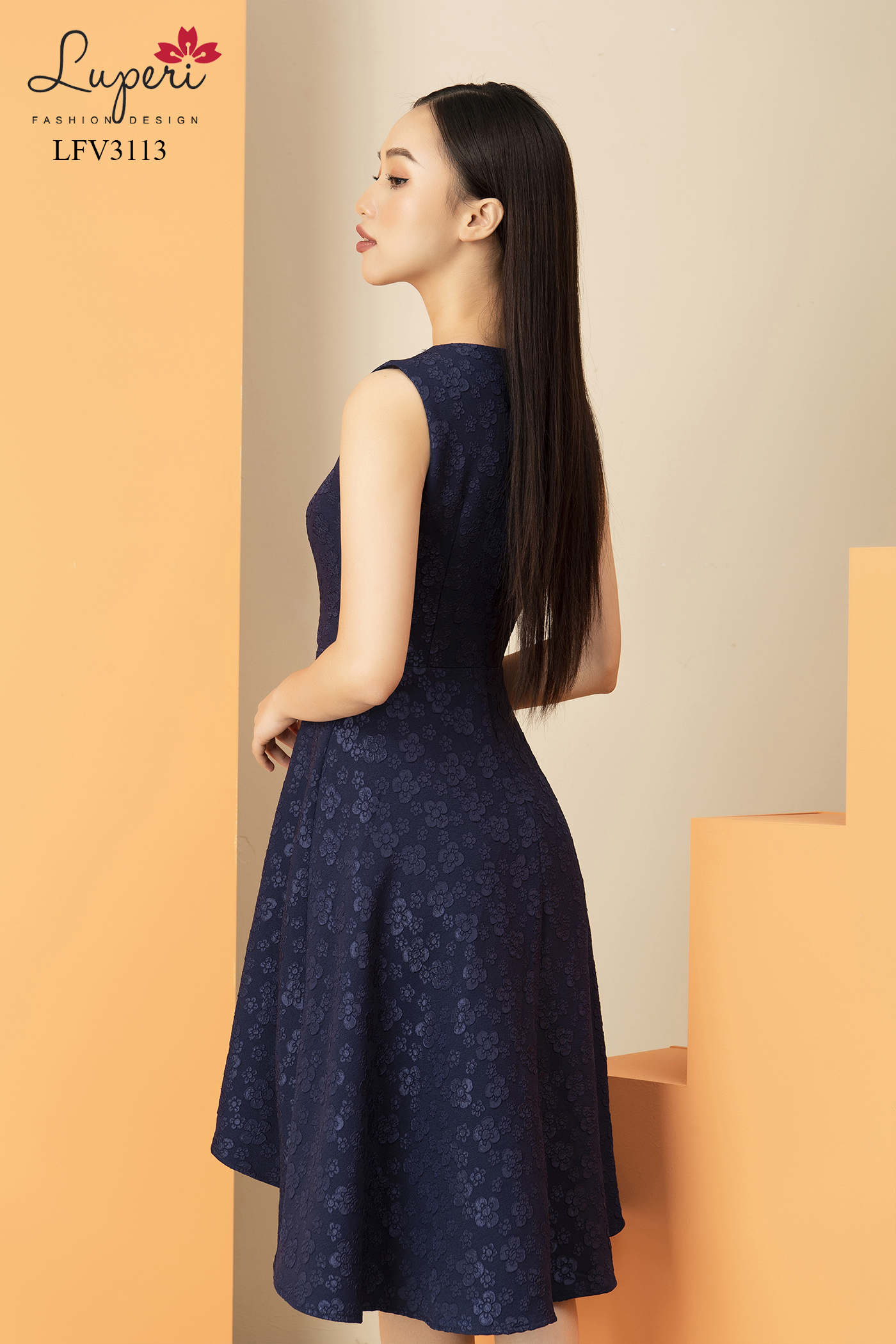 Đầm Dáng Xòe Sát Nách LUPERI Thiết Kế Đuôi Cá Xòe Nhẹ Nhàng, Lệch Tà Trước Sau LFV3113