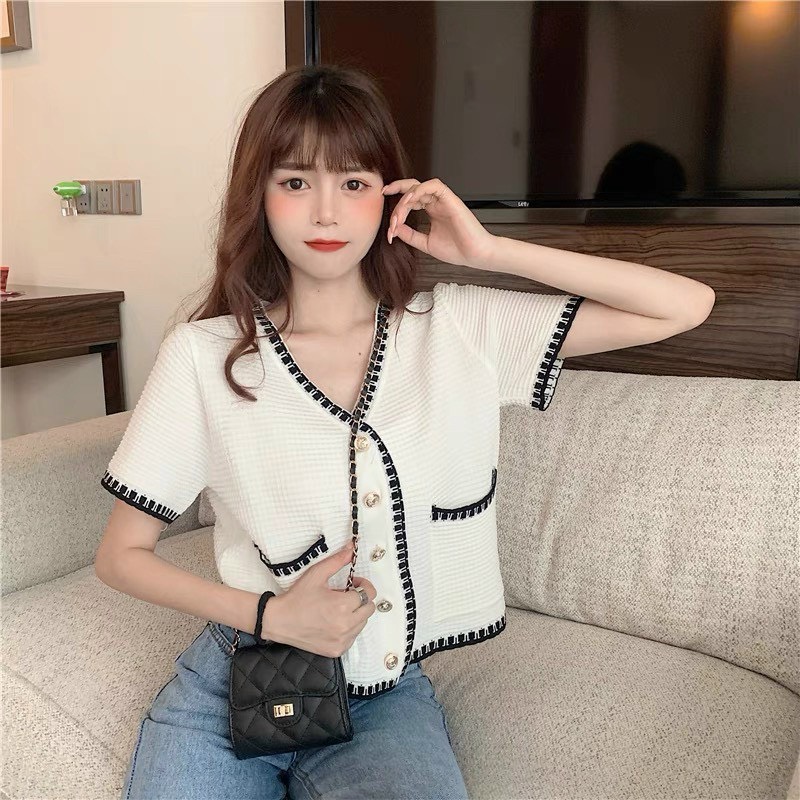 Áo len tay ngắn cổ tim bo viền
