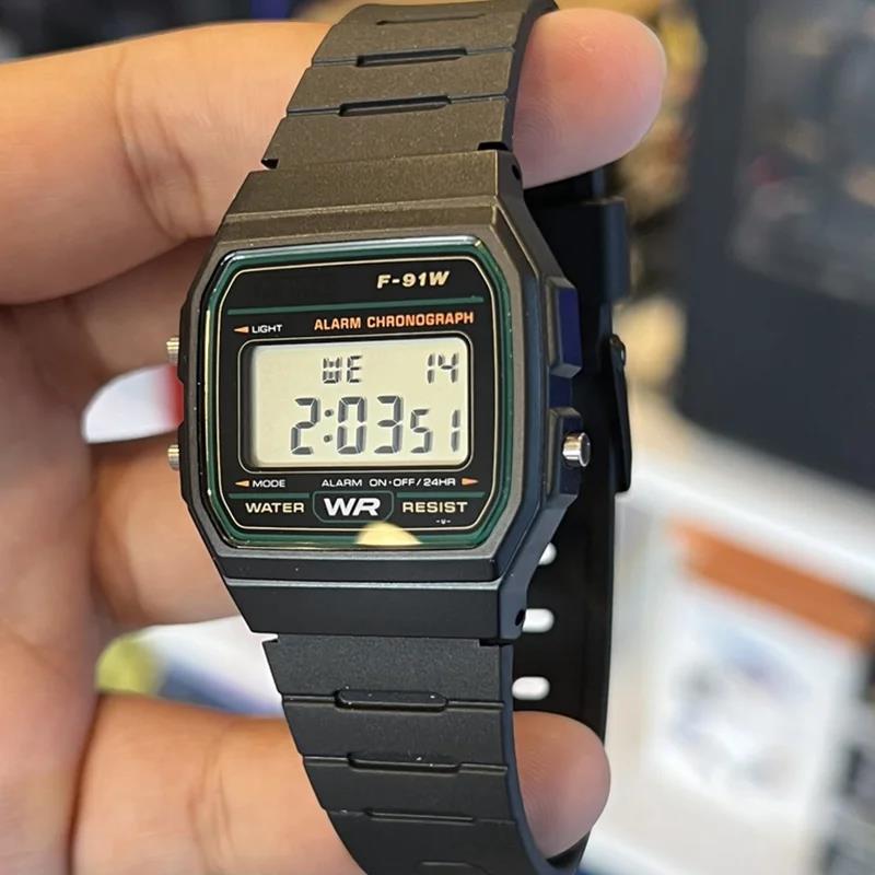 LED%20Digital%20Watch%20F91W%20Women%20Men%20Vintage%20Silicone%20Strap%20Wristwatches%20for%20Sports%20Square%20Wrist%20Band%20Alarm%20Clock%20Couple%20Ladies%20Gift%20-%20Image%2010
