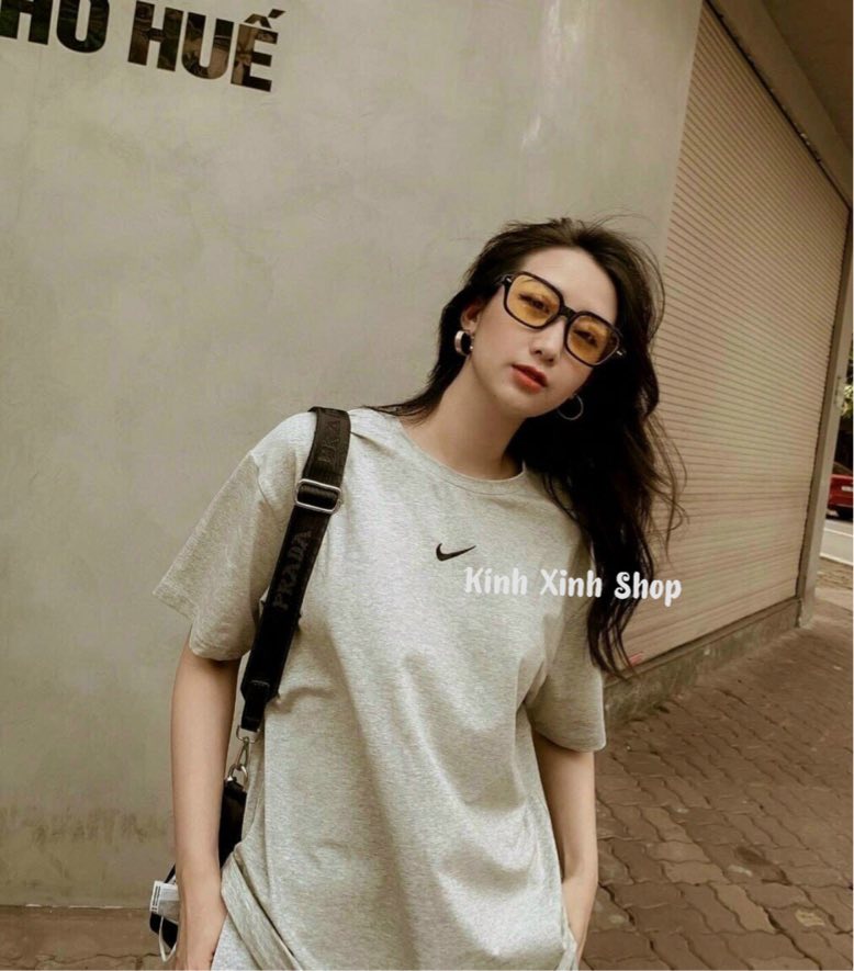 Kính râm màu Sơn Tùng Mắt Vuông cực Chất