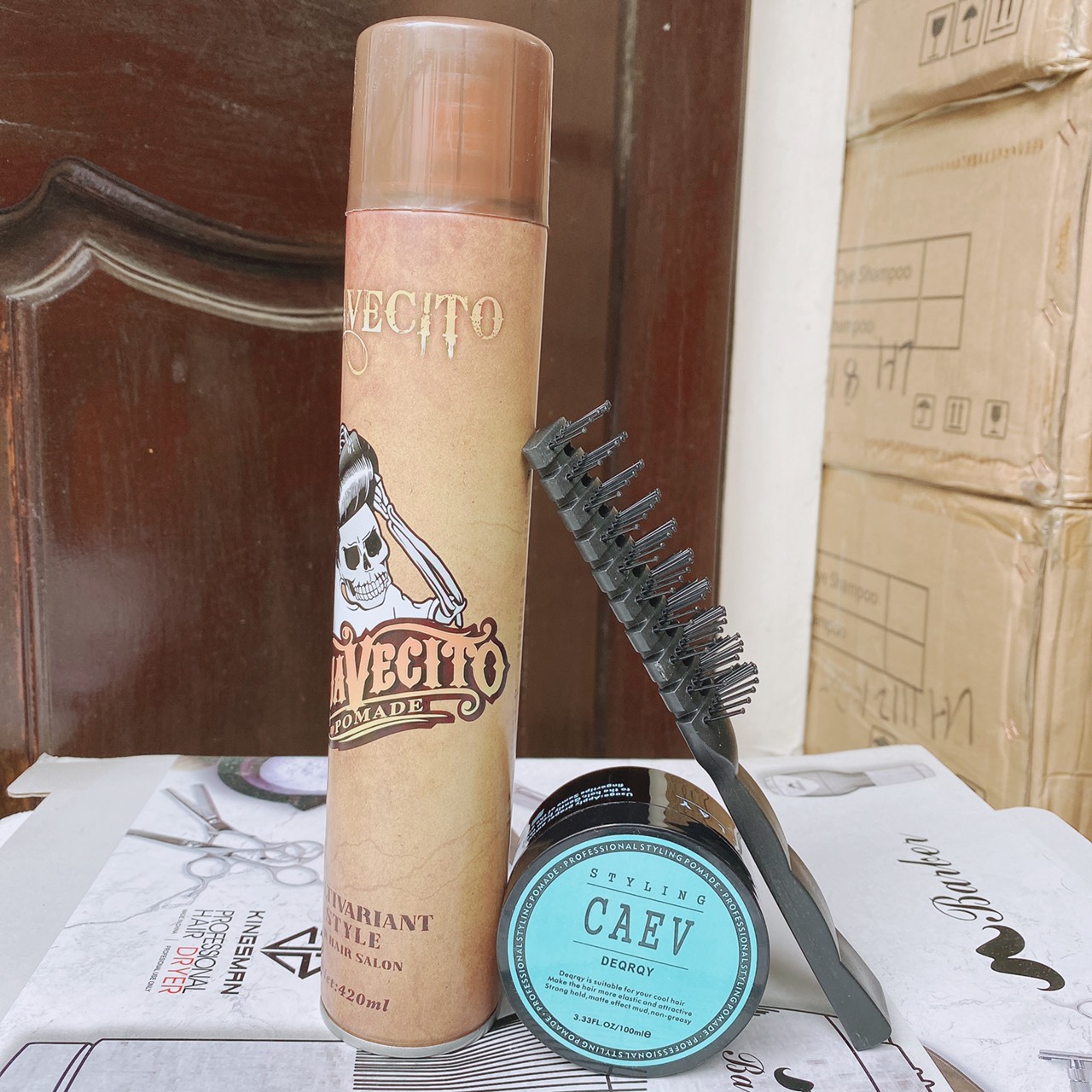 Combo Gôm Xịt Tóc Suavecito và Sáp vuốt tóc CAEV tặng kèm lược