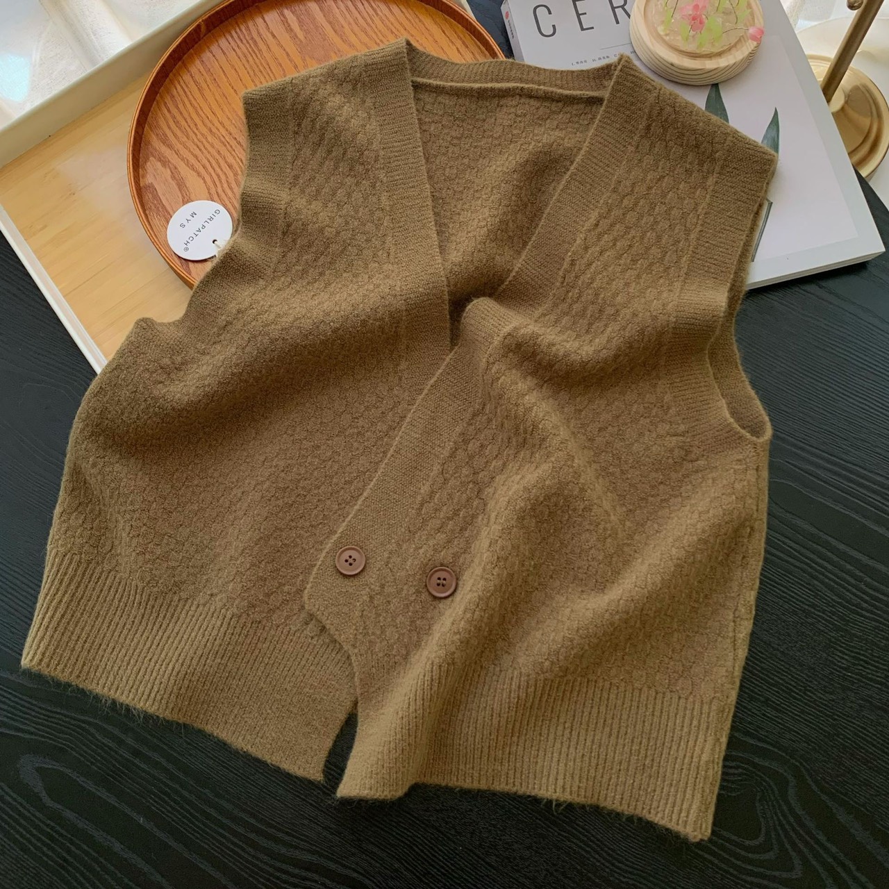 Áo gile len 2 cúc dáng vạt chéo