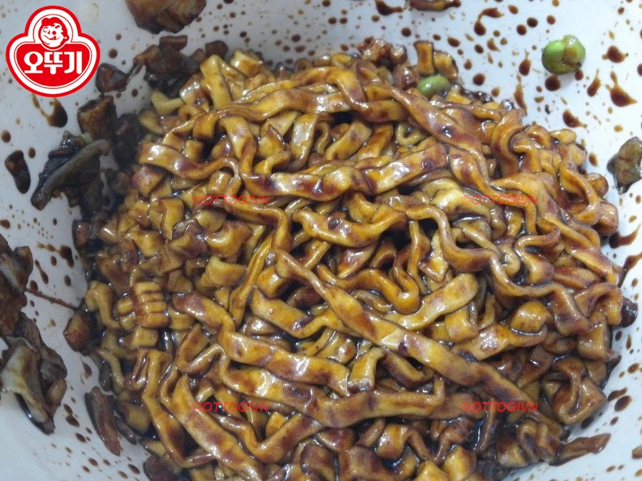Mì Ly Jin jjajang xốt tương đen Otoki 70g