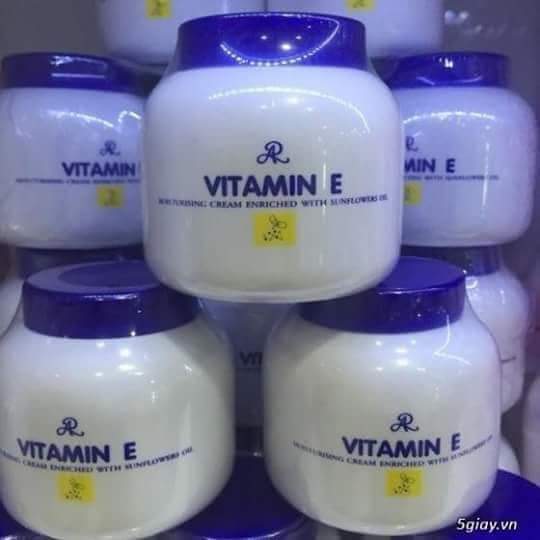 KEM WHITENING, E NẮP XANH THÁI LẺ 1 HŨ