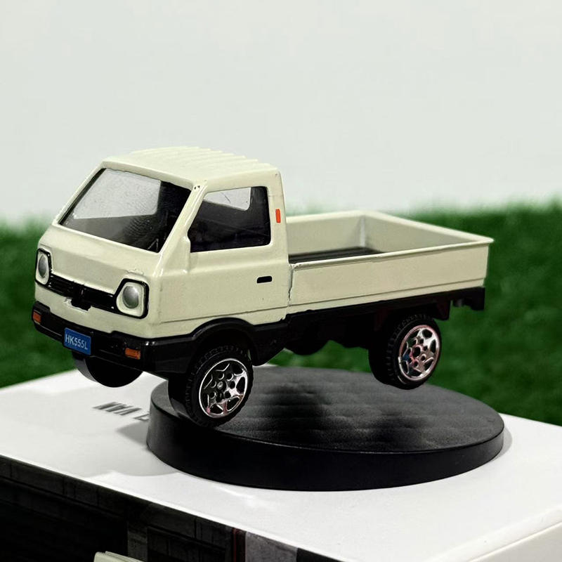 Car%20Interior%20Center%20Console%20Accessories%20White%20Small%20Truck%20Model%20Car%20Dashboard%20Ornaments%20Drift%20Rotating%20Truck%20Decoration%20SUNM%20-%20Image%208