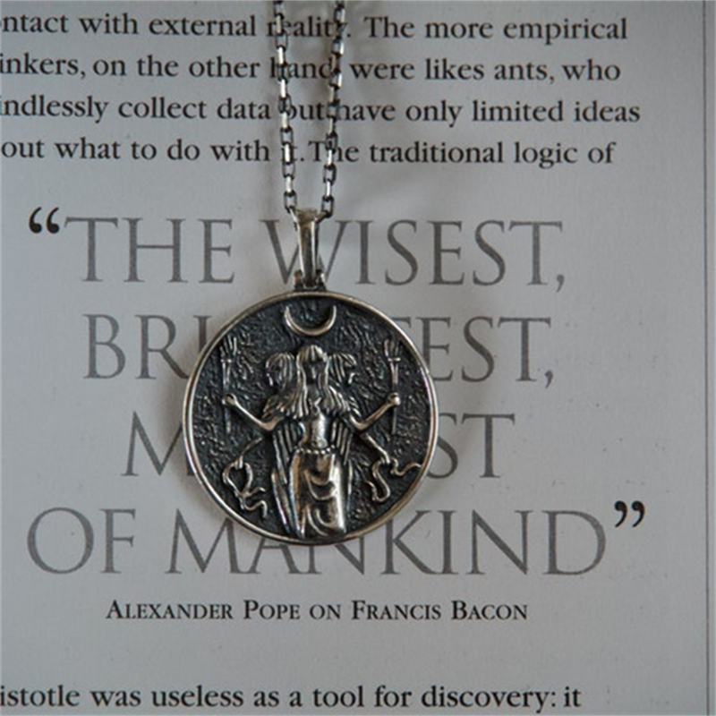 Vintage%20Style%20Greek%20Mythology%20Half%20God%20Hand%20Holding%20Holy%20Fire%20Snake%20Pendant%20Men%20And%20Women%20Pendant%20Necklace%20Jewelry%20Dropshipping%20-%20Image%208