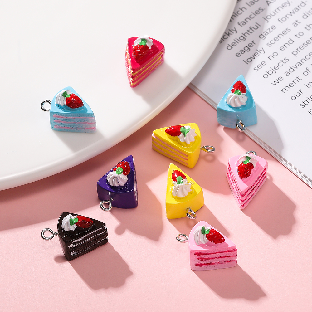 【Must-Have Accessories】 St.kunkka 5pcs Resin Pendant Imitation Dessert Strawberry Cake Pendant For DIY Beaded Jewelry Accessories Making.