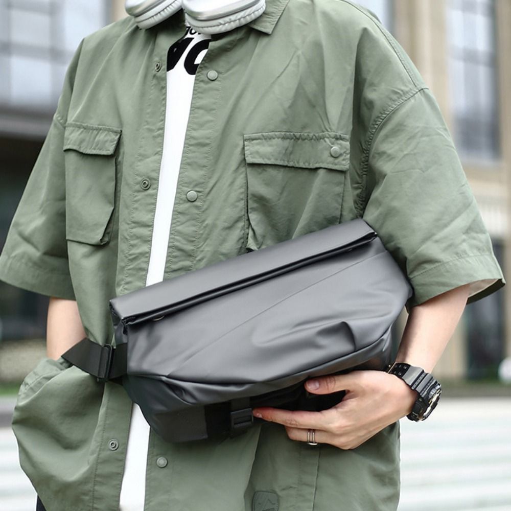 Simple%20Large%20Capacity%20Oxford%20Cloth%20Bag%20Men%20Simple%20Crossbody%20Bag%20Daypack%20Storage%20Shoulder%20Bag%20Male%20-%20Image%205