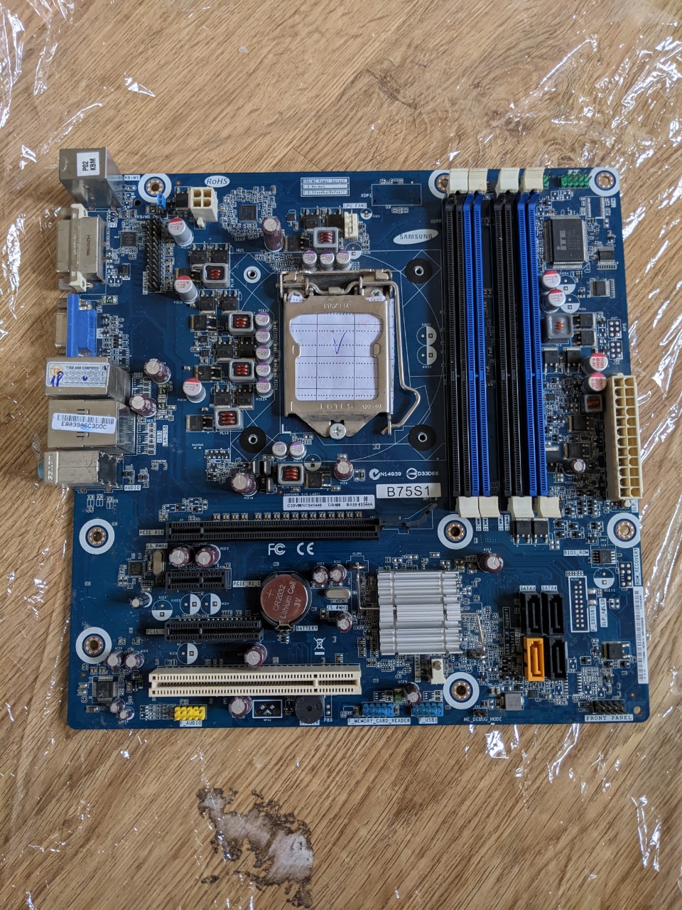 Combo main b75 kèm chip i3 3220, 3240