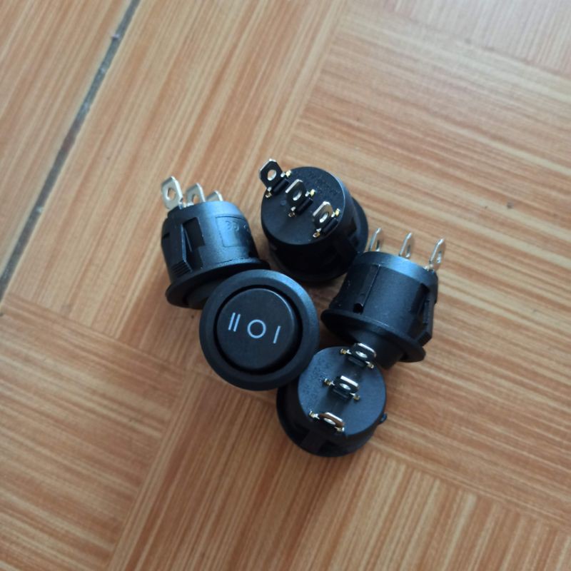 Công tắc bập bênh 2 cực, 3 cực