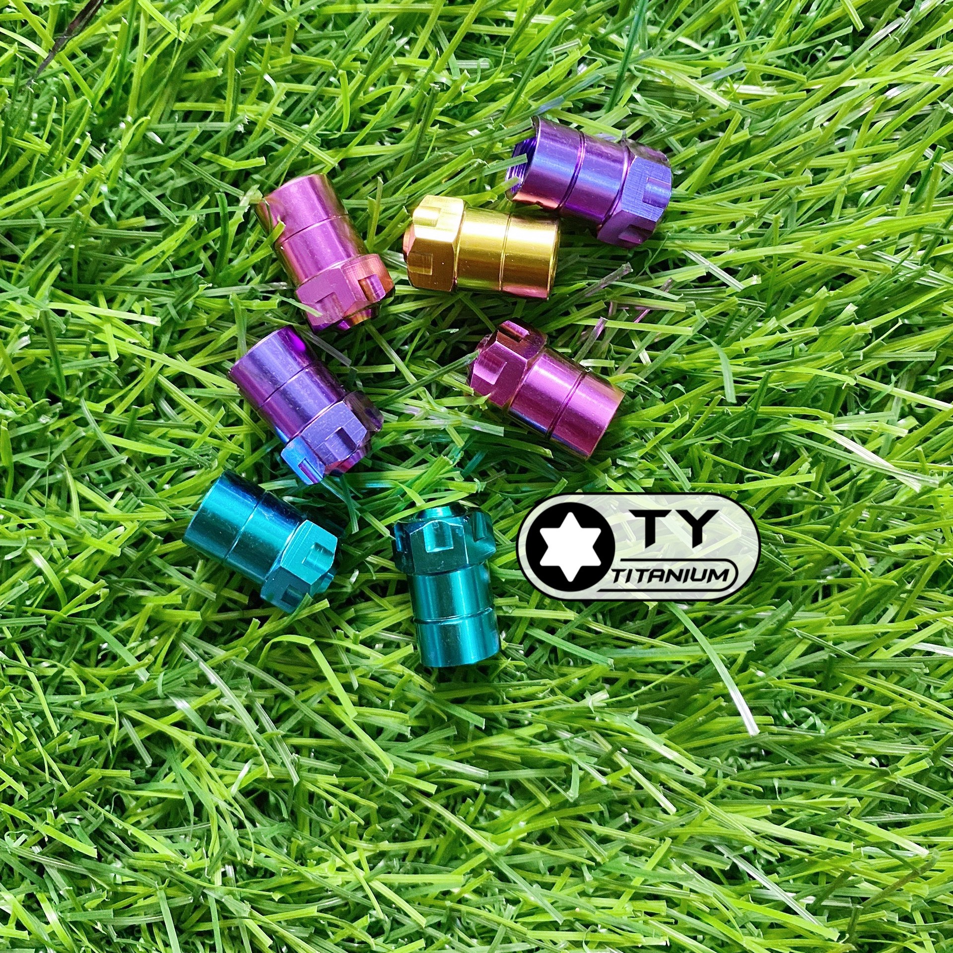 VAN VÒI TITAN GR5 thông dụng gắn tất cả chân van các dòng xe