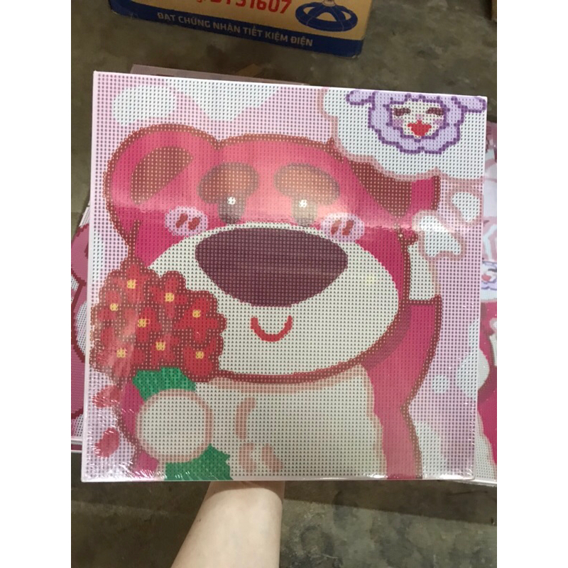 Bộ tranh đính đá gấu dâu 20x20