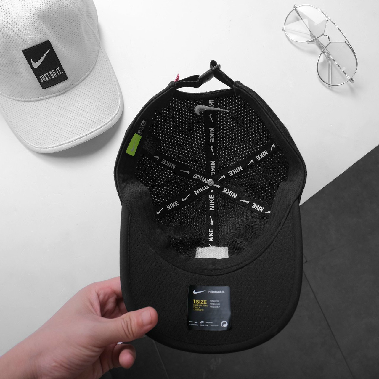 Mũ lưỡi chai Nike - Màu đen