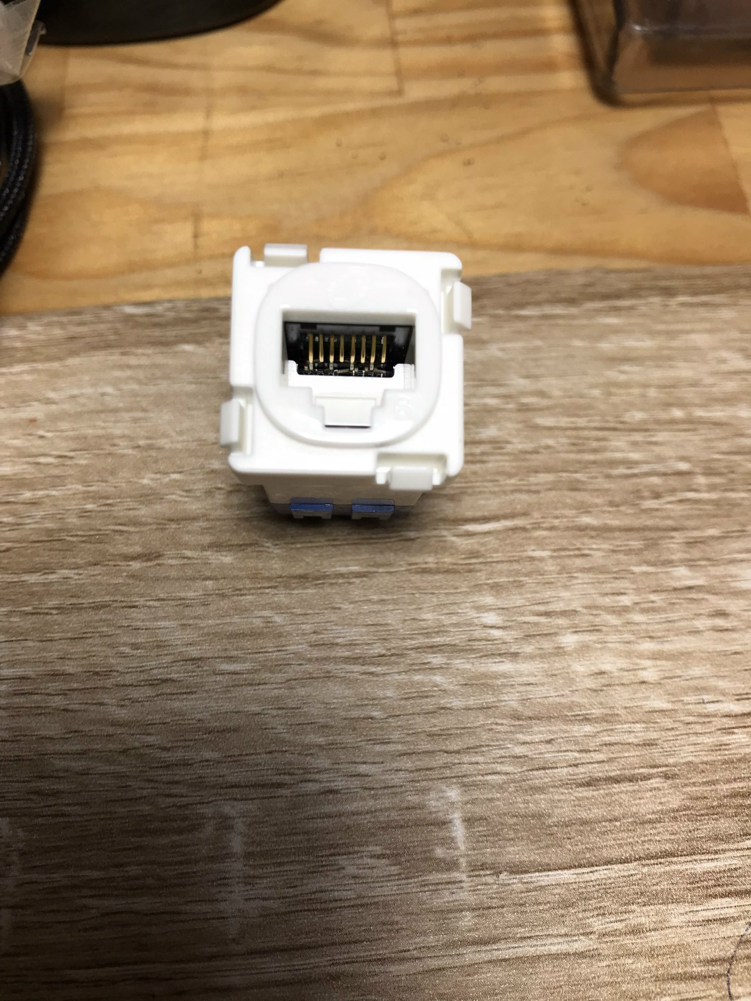 Ổ cắm mạng RJ45 CAT6 UTP Schneider