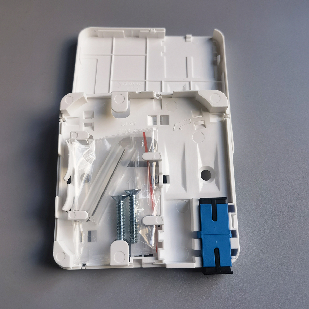 Type%2086%20SC%20Ftth%20Terminal%20Box%20Fiber%20Optic%20Wall%20Outlet%20With%20Adapter%20Pigtail%20Wall-Mount%20Switch%20Box%20Multi-Function%20Wiring%20Enclosure%20-%20Image%207