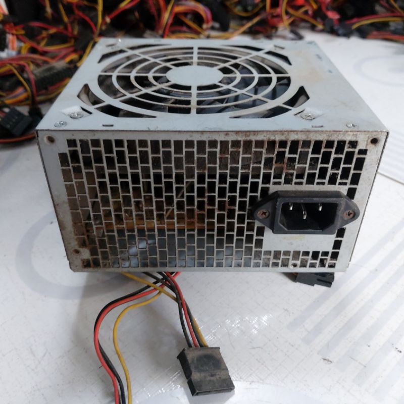 Nguồn SP 700W cũ hoạt động tốt (Bảo hành 7 tháng)