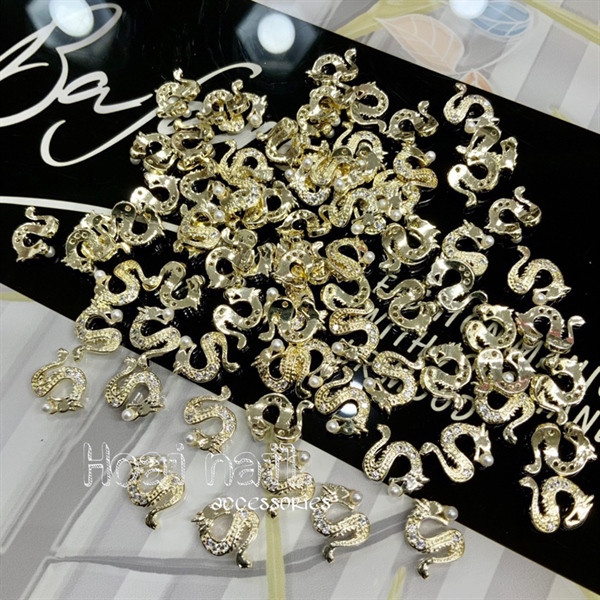 Charm gắn móng tay rồng tết 2024