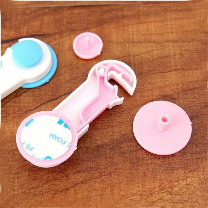 DỤNG CỤ KHÓA TỦ CHO BÉ KÍCH THƯỚC 9.7*3.6 CM