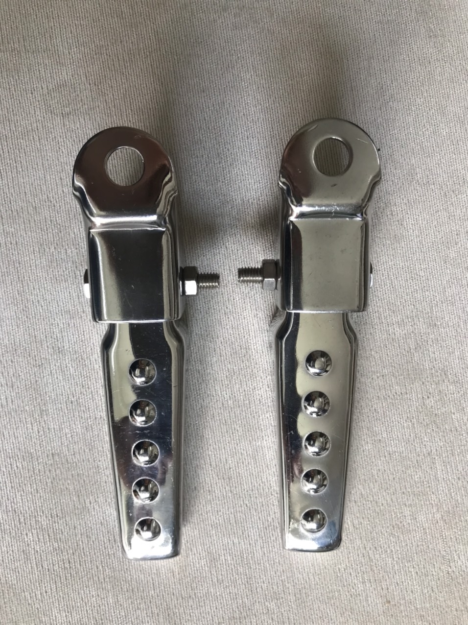 Gác chân sau cub 125 mới gắn mọi loại xe