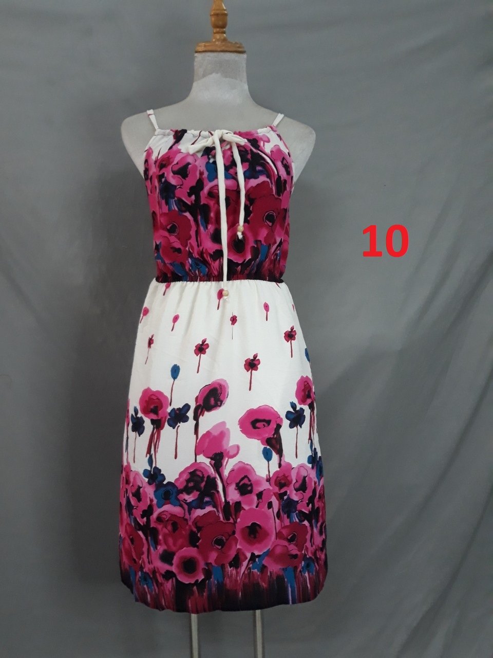 Đầm xốp yếm- ngắn