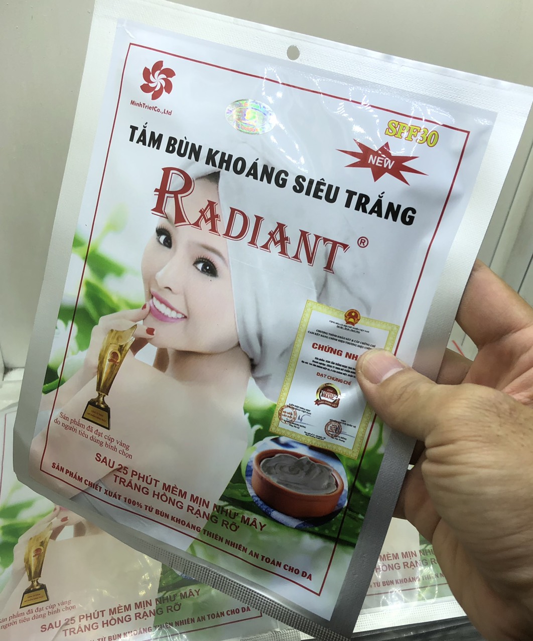 Tắm trắng da ngọc trai và bùn radiant