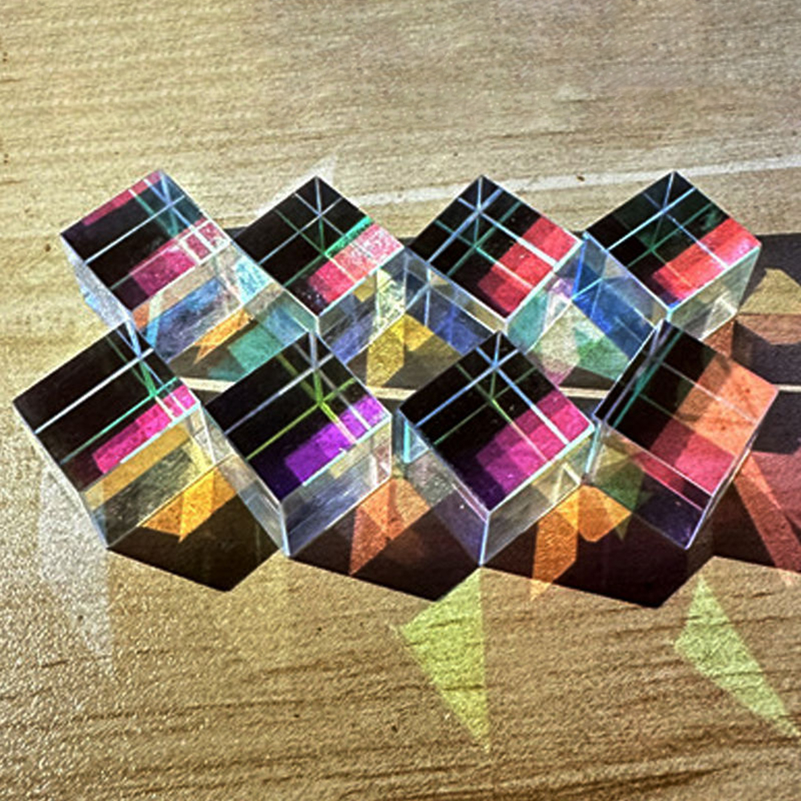 WISTIC Optical Prism Cube Dispersion Cube Portable White Crystal Prism Cube for Kaleidoscopic Fun Optical Color Dispersion Sun Catcher for Entertainment Ideal