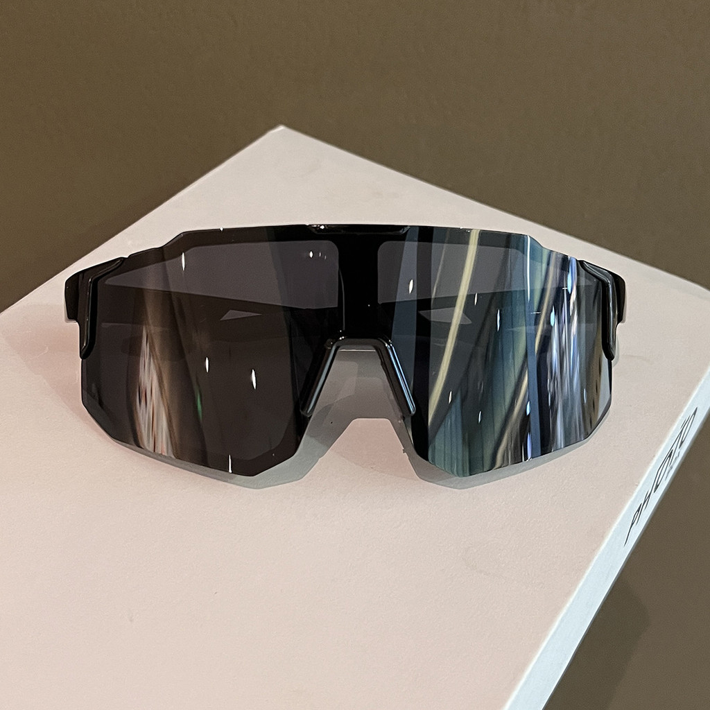 New%20Outdoor%20Sports%20Cycling%20Windproof%20Sunshade%20Sunglasses%20Colorful%20Men%20Women%20Night%20Riding%20Color-changing%20Glasses%20Sunglasses%20-%20Image%204