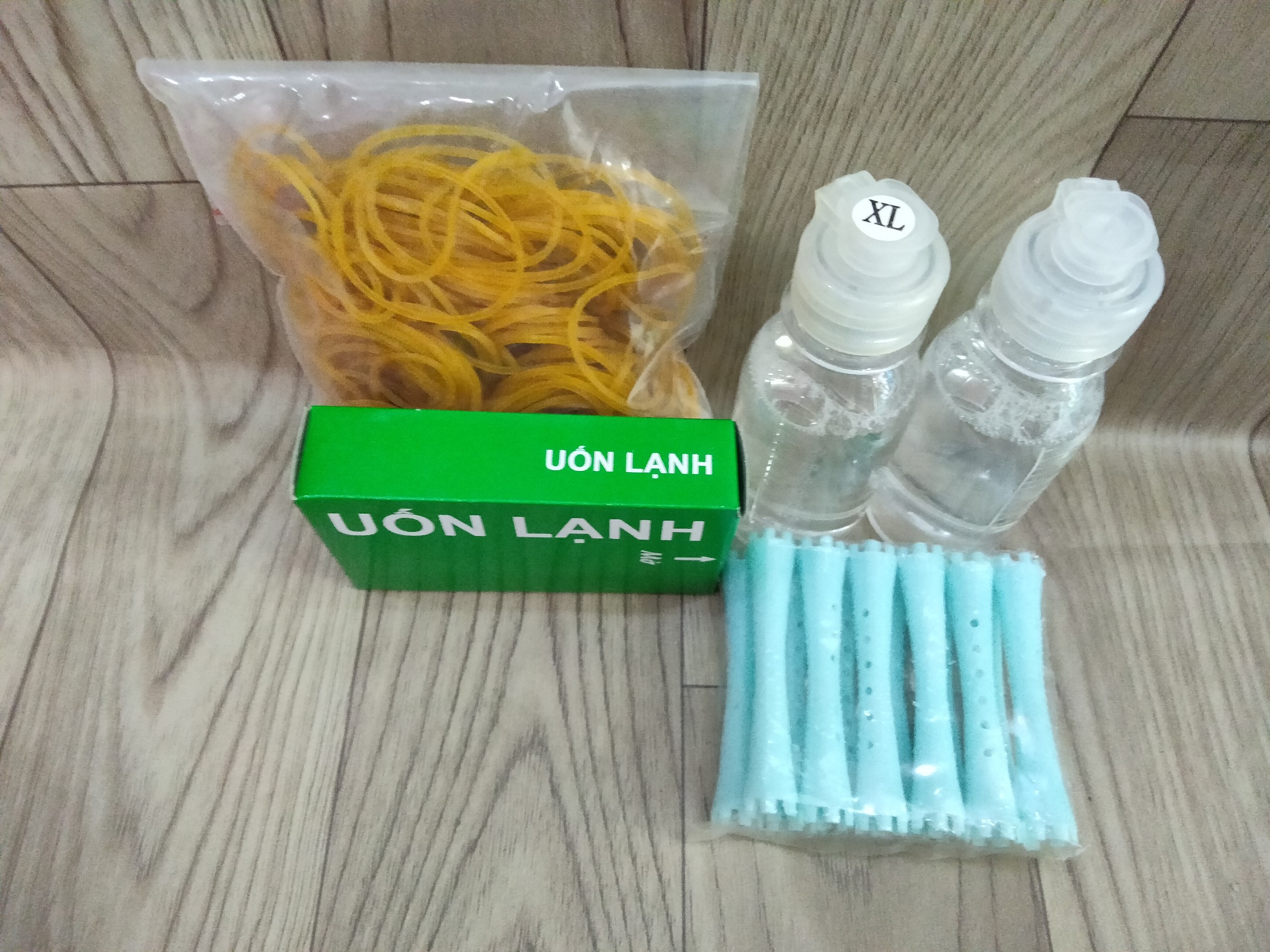 Combo uốn: Cặp uốn lạnh 100ml, 12 truc uốn số 2, thun cột, giấy uốn lạnh