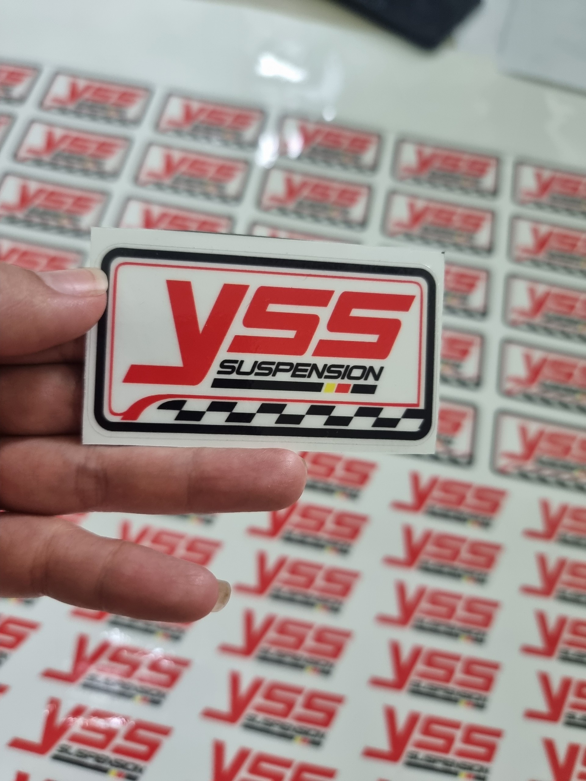 Tem dán phuộc yss in trong 2 loại như hình