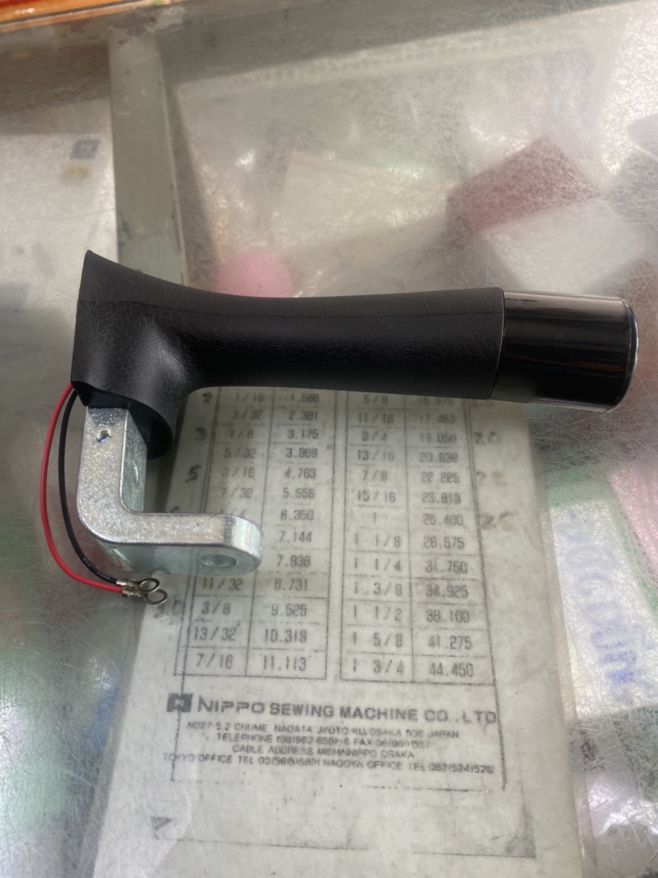 TAY CẦM BÀN ỦI PEN 520